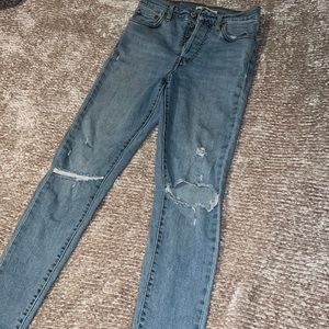 Levi’s womens size 26 wedgie skinny ripped jeans